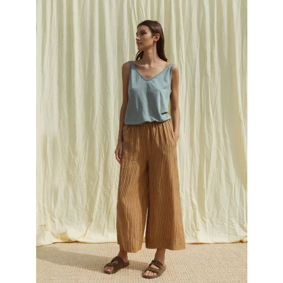 LOOSE-FITTED LINEN PINSTRIPE TROUSERS - Oversize fit with an elastic waistband that adds volume and gives the effect of skirt-like trousers - Ankle length - Belongs to our Terra selection 100% LINEN WOVEN