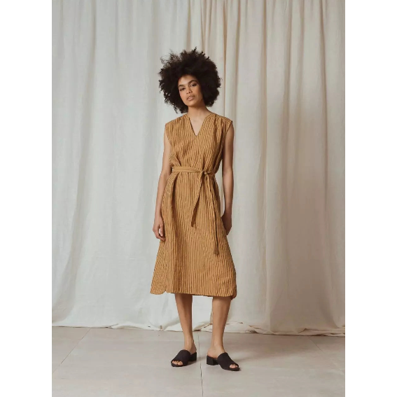 PINSTRIPE LINEN TUNIC DRESS - Rounded V-shaped neckline - Gathered shoulder detail and yoke at back - Tunic dress, oversized fit and adjustable waist with removable belt - Under-the-knee length - 100% LINEN WOVEN