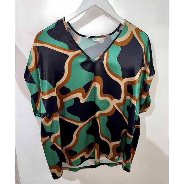 Short Sleeve Blouse with a unique green print. This smooth viscose blouse can be worn with the matching trousers or style up a pair of jeans or a plain skirt.